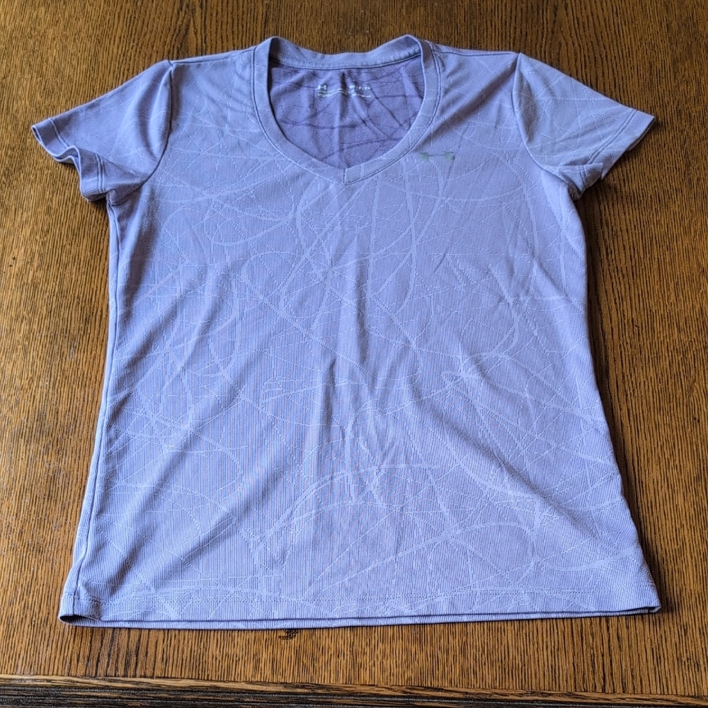 Under Armour Women's Light Purple V-Neck Tee